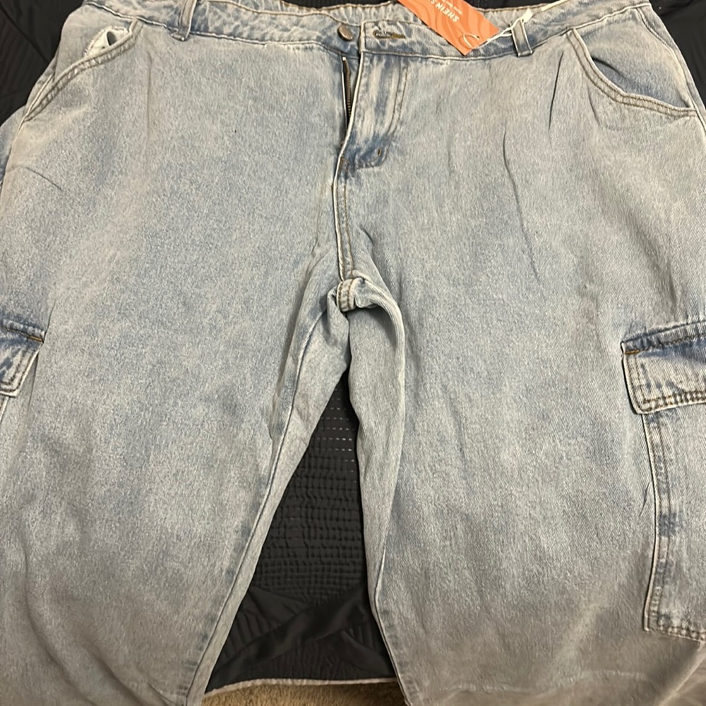 BRAND NEW! SHEIN Curve size 3XL flap pocket side Cargo jeans light washed denim